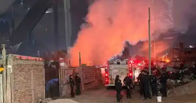 Un incendio arrasó con una casa en Las Heras y el origen de las llamas dejó helados a todos