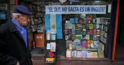 El fútbol paralizó Rosario: la ciudad se tiñó de celeste y blanco para la semifinal