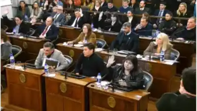 El voto que rompió la paridad: dos peronistas le dieron media sanción a la reforma previsional en Entre Ríos