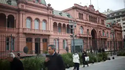 Semifinal mundialista: la Casa Rosada se vacía y solo quedan guardias mínimas
