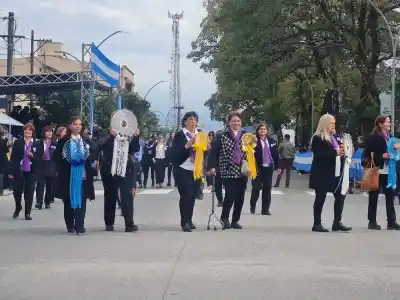¡Monteros se Puso de Pie! Multitudinario Acto y Desfile Cívico para Celebrar los 209 Años de la Independencia