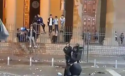 Festejos que terminaron en caos: batalla campal y enfrentamientos con la policía en San Luis y Villa Mercedes