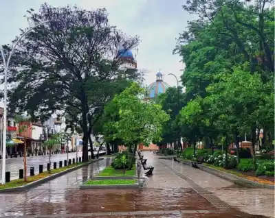 Viernes Pasado por Agua y Fresquito en Tucumán