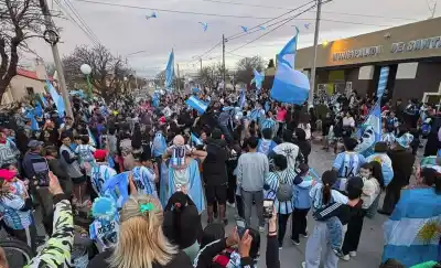 Festejos por Argentina en la final del Mundial 2026: peleas y corridas en 25 de Mayo