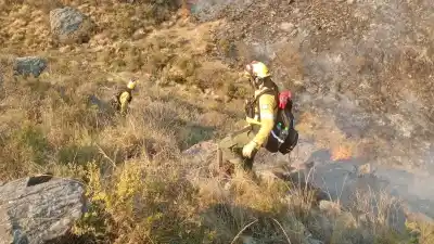 El frío nocturno que salvó Aconquija: cómo los brigadistas frenaron las llamas en la cumbre
