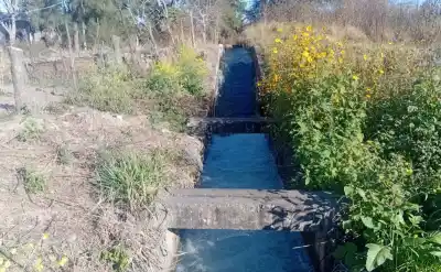Hallazgo macabro en Perico: dos cuerpos en un canal de riego y un detalle que estremece