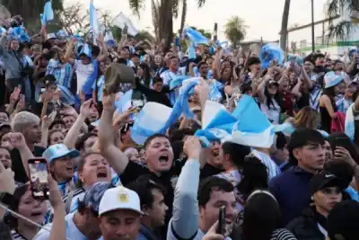 La cábala del Fan Fest correntino: el ritual que no falla y ya tiene fecha para la final