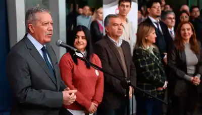 El arte joven tomó el CGE: la muestra que reúne 160 obras y sorprendió al gobernador