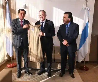 Cumbre Clave en Tucumán: Jaldo Recibió a Gobernadores del Norte para Impulsar el Bioetanol