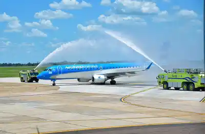 Aeropuertos en emergencia: fallas críticas en los servicios de bomberos en Resistencia, Corrientes y Bariloche
