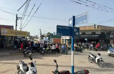 Dos niños murieron en El Colmenar: la moto en la que viajaban fue arrastrada por un colectivo