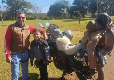 Viajaron desde Mar del Plata a Jardín América: la historia de un padre y su hijo unidos por las motos