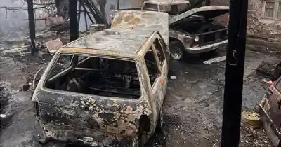 El viento Zonda desató el infierno en el Médano: autos calcinados y casas destruidas