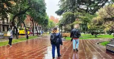 El calor se despide: el fin de semana llega con frío y lluvias