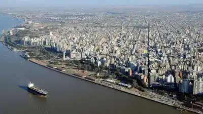 El riesgo oculto de la reforma: ¿qué pasará con la Hidrovía si se eliminan los límites a la compra de tierras?