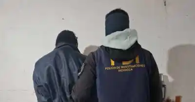 Pactaban citas por apps y robaban a sus víctimas: cayeron los 'viudos negros' de Maipú
