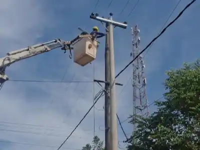 Ráfagas de viento azotan Misiones y dejan a oscuras a varias localidades
