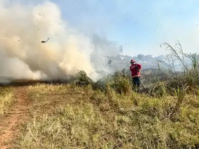 Ráfagas y llamas en Misiones: lo que el viento dejó al descubierto