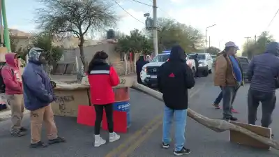 Corte en la RN40: vecinos de El Desmonte exigen trabajo local y ya se reúnen con autoridades