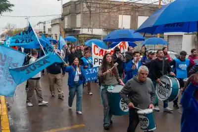 Azul: tras el paro y la movilización, Sombra confirmó que pagará el aguinaldo completo con ayuda provincial