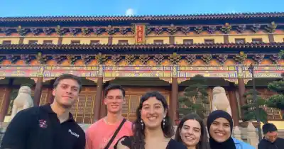 Viajaron a China becados: el impensado destino de dos estudiantes salteños