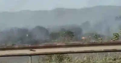 El fuego avanza sin control en la Ruta 66: el viento Zonda complica a los bomberos