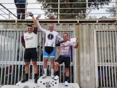 Carlos Castillo: Un Ganador de Monteros que Brilla en el Ciclismo de Tucumán