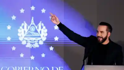 El fenómeno Bukele: 93% de imagen positiva y camino allanado hacia una reelección sin límites