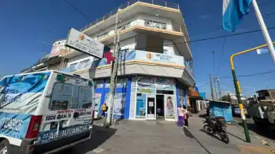 El clan de las clínicas truchas: 17 hechos investigados y un rol clave para cada miembro de la familia Santarcieri