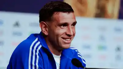 Dibu Martínez, a horas de la final: "Soy el mismo que jugaba en el jardín"