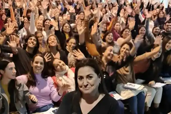 Directivos y docentes de Corrientes: llega una capacitación clave con Laura Lewin