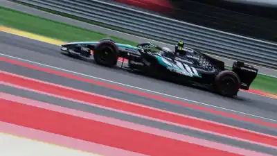 Hamilton destrozó su Ferrari en Spa: el accidente que complica el GP de Bélgica