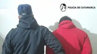 Mientras todos festejaban en el Poncho, él atacó a su pareja: quedó detenido
