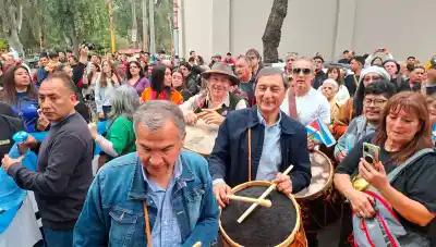 Silva Neder y la Marcha de los Bombos: el secreto detrás de la fiesta que paraliza Santiago