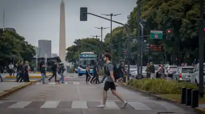 No te quedes a pie: cómo funcionarán los colectivos, trenes y subtes durante la final del Mundial