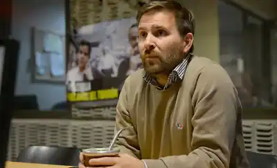 Explotó la interna: Curciarello cruzó a Ravier y lo llamó “bananero” por sus dichos sobre Malvinas