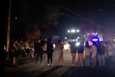 Cansados de la oscuridad: vecinos salen a las calles tras el temporal y exigen respuestas