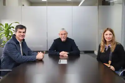 A 13 días de dejar la intendencia, Ferraresi acelera reuniones para armar el peronismo de cara a 2027