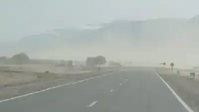 Alerta en el oeste de Catamarca: ráfagas que superan los 130 km/h y viento Zonda ponen en riesgo la visibilidad
