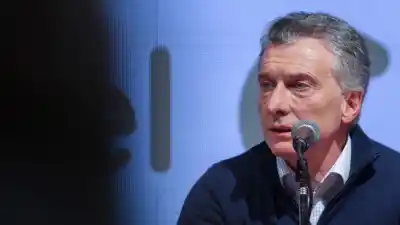 La jugada que dividió al gobierno: la bandera de Malvinas que Macri cuestionó y Villarruel celebró