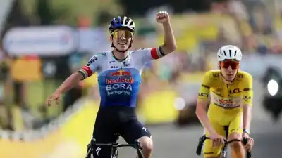 Caída y abandono de Vingegaard: Evenepoel se queda con la etapa 15 del Tour