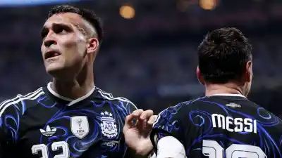 ¿Por qué el héroe ante Inglaterra arranca desde el banco? La decisión de Scaloni que sorprende