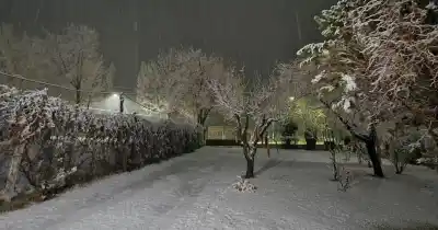 La noche que la nieve se tomó Villa Iglesia: las impactantes imágenes que no te podés perder