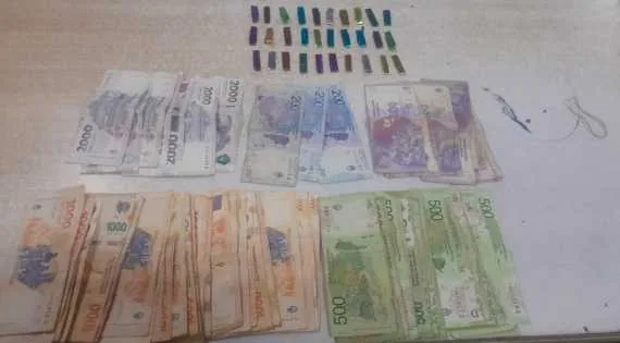 Le secuestraron 24 envoltorios con cocaína fraccionada y $431.000 en efectivo