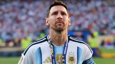 El momento que quebró a Messi: su despedida del Mundial con lágrimas y la medalla de plata