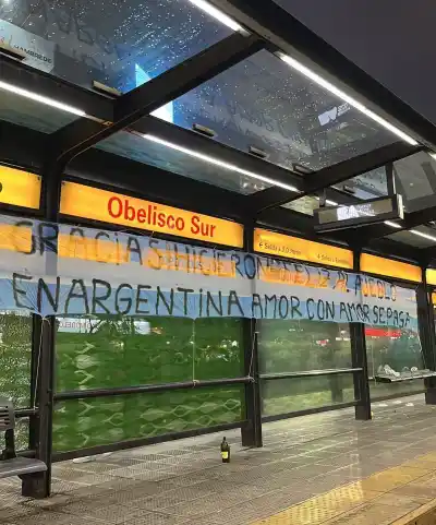 Caos en el Obelisco: la celebración por el subcampeonato terminó con corridas y detenidos