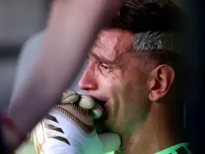 Once atajadas de otro mundo: el partido que Dibu Martínez le debía a la Selección y no alcanzó