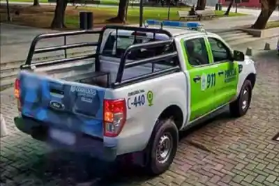 Robó banderas argentinas y la furia de los vecinos lo dejó al borde del desmayo