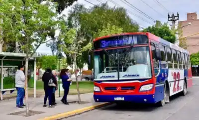 ¿Te quedás sin colectivo? El servicio en Trelew corta antes de lo previsto este domingo