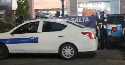 Misterio en pleno centro salteño: encontraron a un turista sin vida frente a la Plaza 9 de Julio